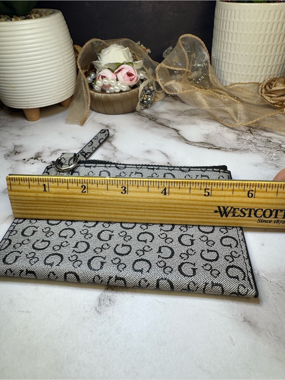 Guess Wristlet - Picture 7 of 8